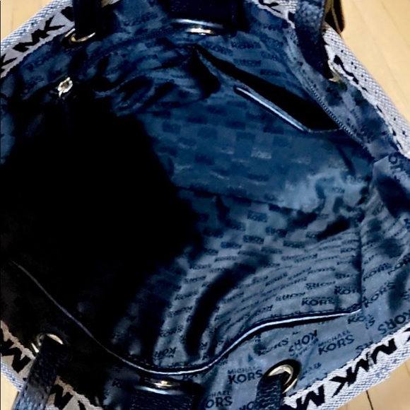 LIKE NEW❗️AUTHENTIC MICHAEL KORS JET SET MONOGRAM TOTE - Picture 10 of 14